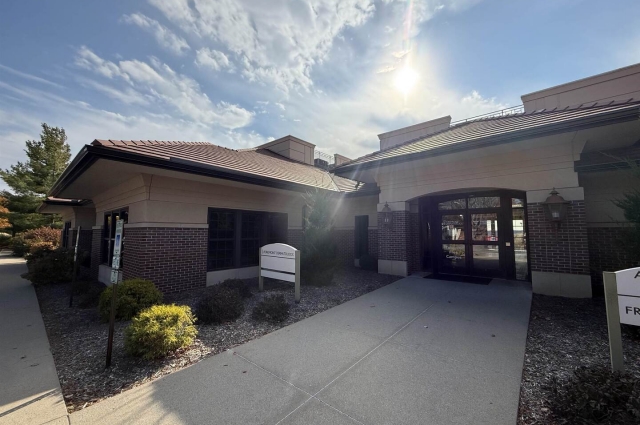 615 Valley View Drive, Moline, IL