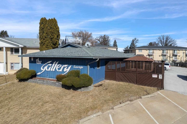 3727 Esplanade Avenue, Davenport, IA