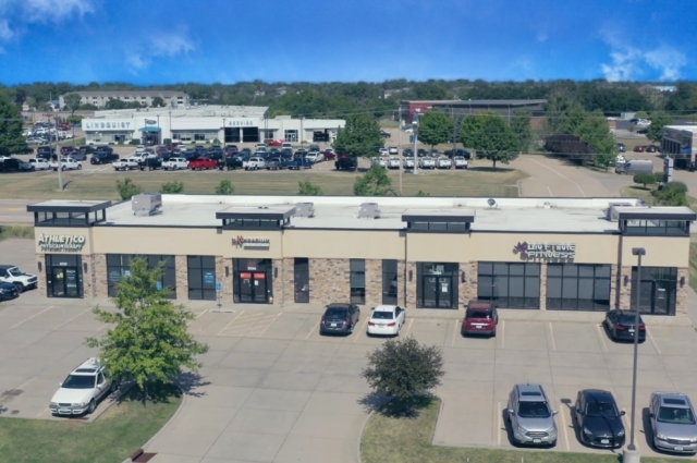 3260 Ridge Pointe Road, Bettendorf, IA