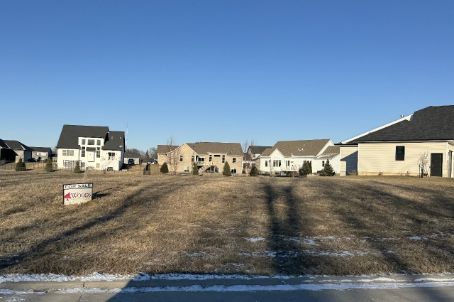 237 Mason Drive, Riverdale, IA