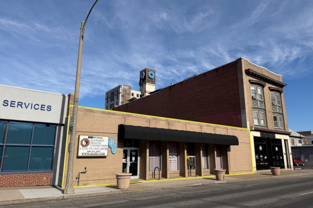 1411 6th Avenue, Moline, IL