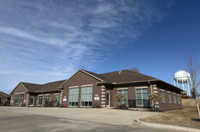 3682 Utica Ridge Road, Bettendorf, IA