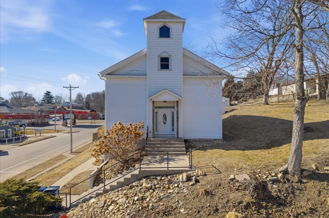204 2nd Street, Leclaire, IA
