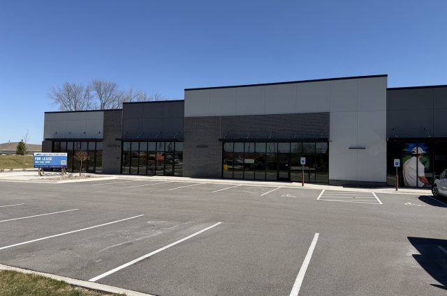 2588 Middle Road, Bettendorf, IA