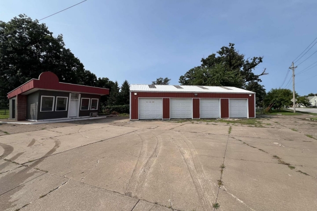1601 ROCKINGHAM Road, Davenport, IA