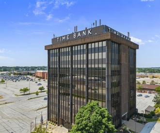 100 KIMBERLY Road, Davenport, IA