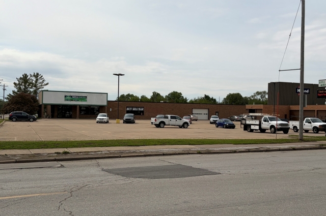 2825 Rockingham Road, Davenport, IA