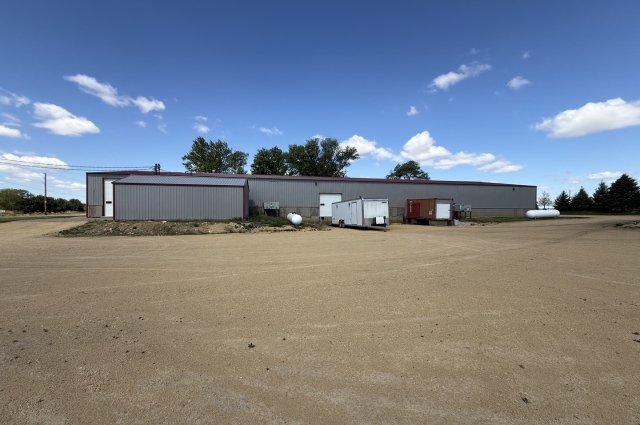 2417 260th Avenue, Dewitt, IA