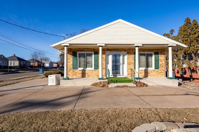 2304 JERSEY RIDGE Road, Davenport, IA