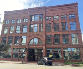 131 2ND Street, Davenport, IA