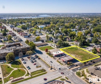 321 LOCUST Street, Davenport, IA