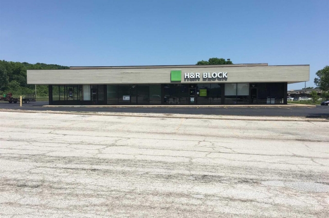 3850 BLACKHAWK Road, Rock Island, IL
