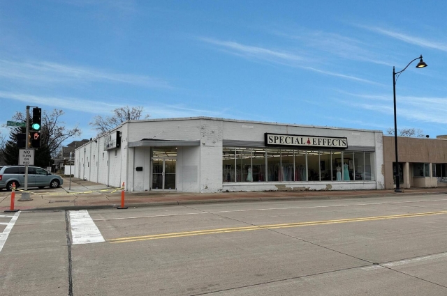 3126 AVENUE OF THE CITIES, Moline, IL