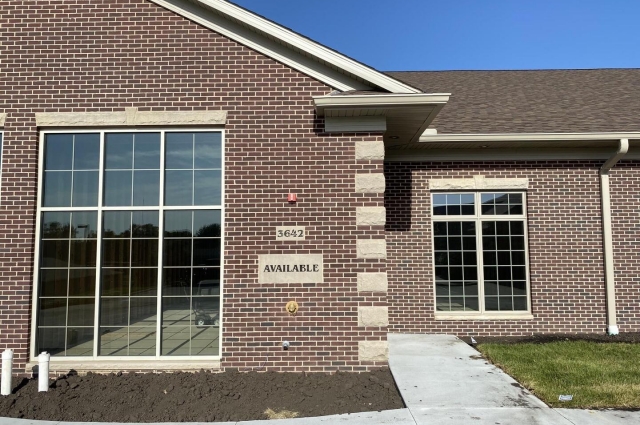 3642 UTICA RIDGE Road, Bettendorf, IA
