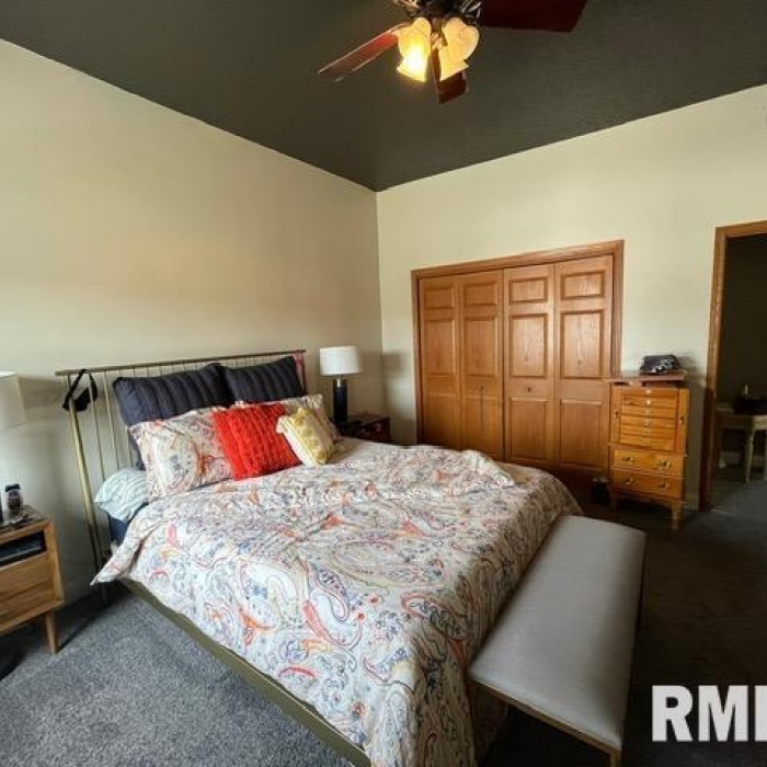 photo of property QC4250698