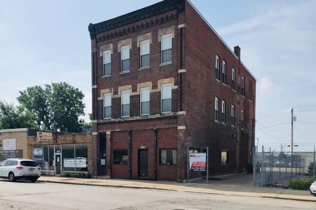 1115 3RD Street, Davenport, IA