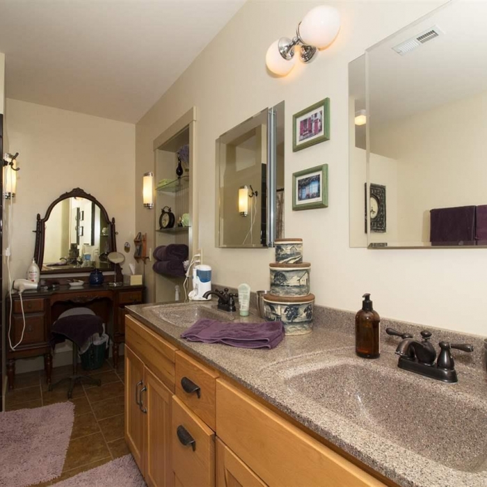 photo of property QC4259039