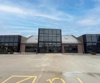 5123 MIDDLE Road, Bettendorf, IA