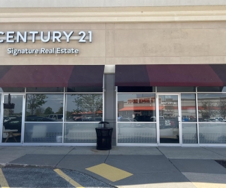 858-878 MIDDLE Road, Bettendorf, IA