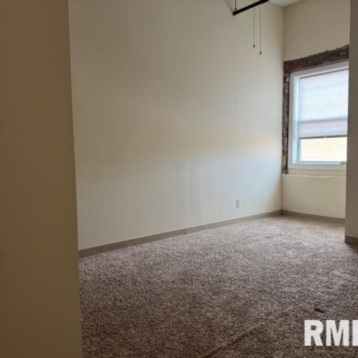 photo of property QC4263524