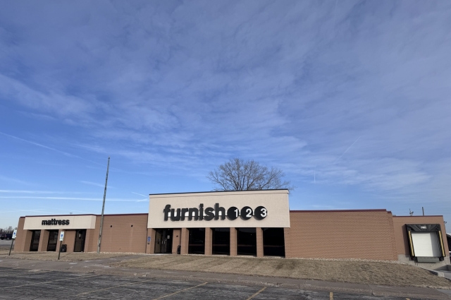 902 KIMBERLY Road, Davenport, IA