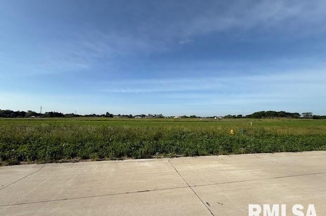 6831 Meghan Avenue, Bettendorf, IA