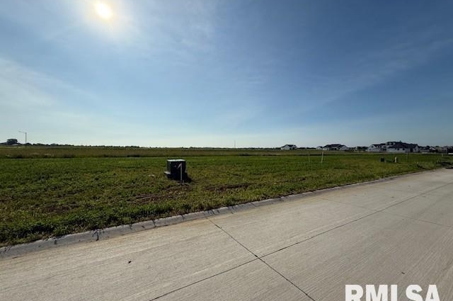 6989 Meghan Avenue, Bettendorf, IA