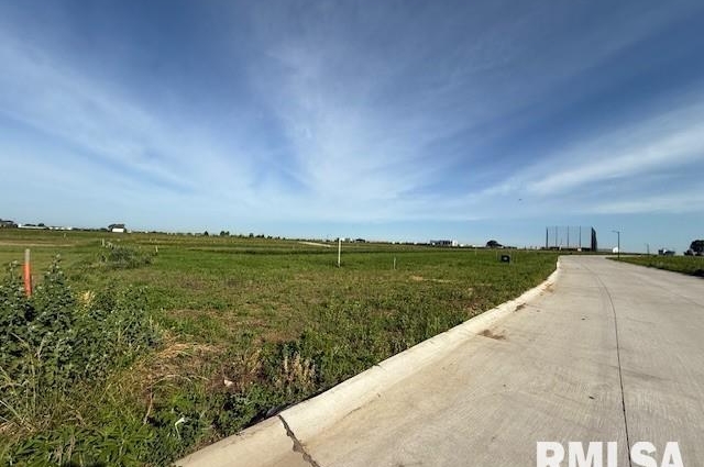6276 MEYER Road, Bettendorf, IA