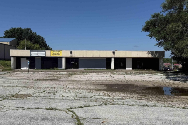 4128 BRADY Street, Davenport, IA