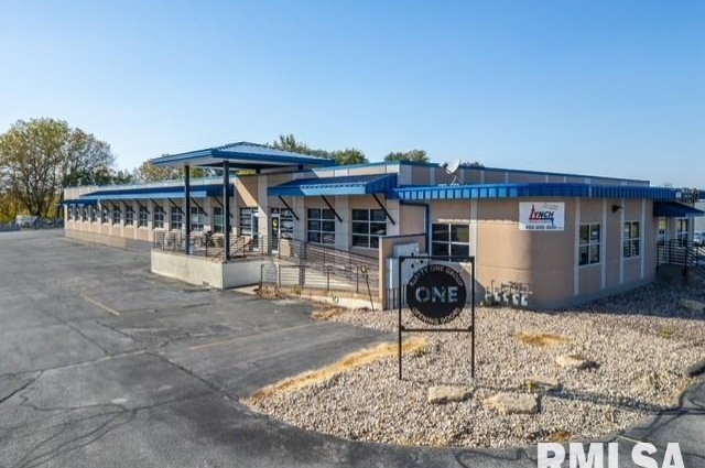 4726 BRADY Street, Davenport, IA