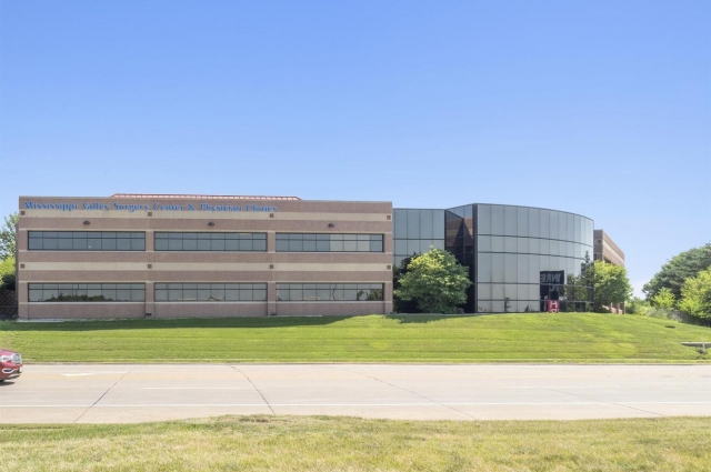 3385 DEXTER Court, Davenport, IA