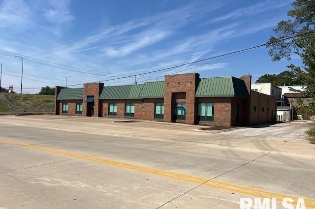 1414 MISSISSIPPI Boulevard, Bettendorf, IA