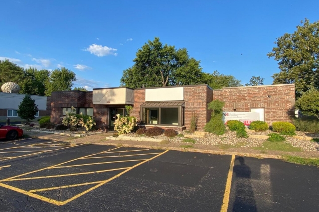 2121 1ST Street, Moline, IL