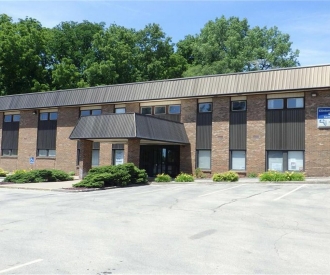 240 BLUFF Boulevard, Clinton, IA