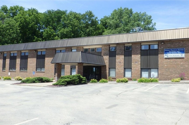 240 BLUFF Boulevard, Clinton, IA