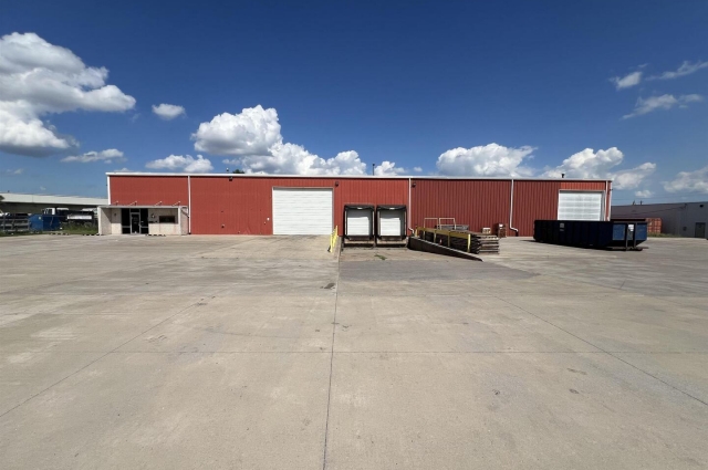 1927 COMENITZ Drive, Davenport, IA