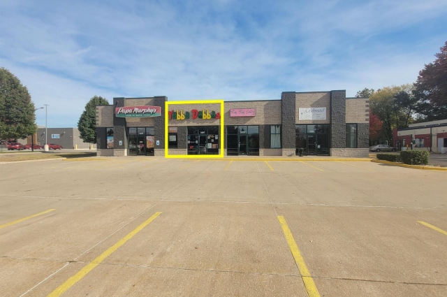 3207 DEVILS GLEN Road, Bettendorf, IA