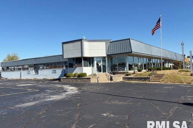 520 KIMBERLY Road, Davenport, IA