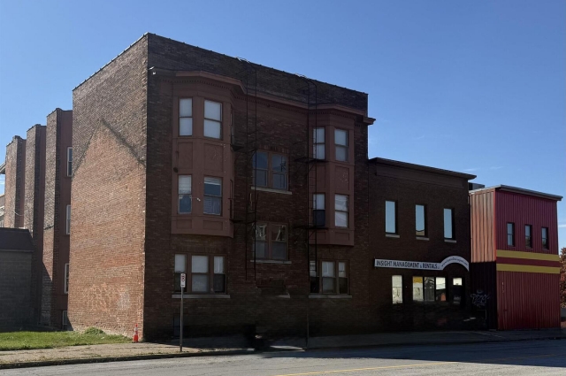 805 2ND Street, Davenport, IA
