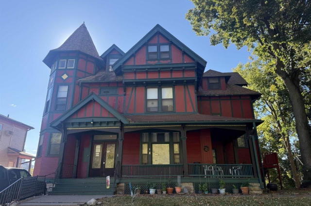 413 6TH Street, Davenport, IA