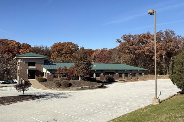 555 VALLEY VIEW Drive, Moline, IL