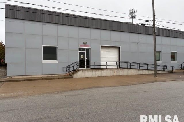 3800 RIVER Drive, Moline, IL
