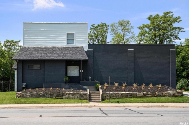 2400 24TH Street, Rock Island, IL