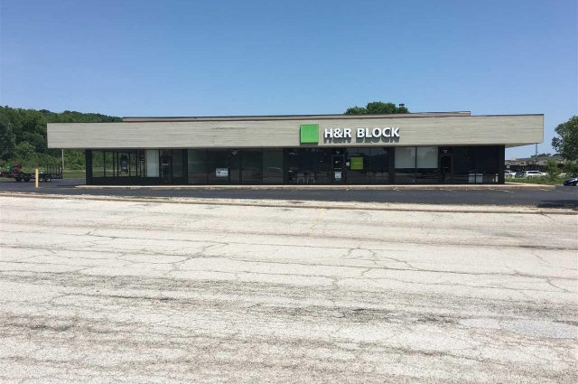 3850 BLACKHAWK Road, Rock Island, IL