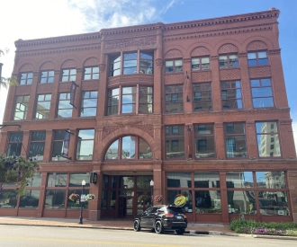 131 2ND Street, Davenport, IA